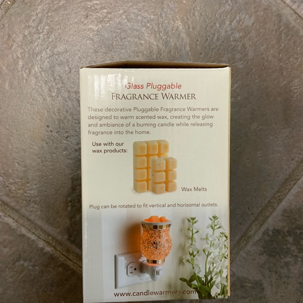 Glass, pluggable, fragrance warmer - Picture 4 of 5